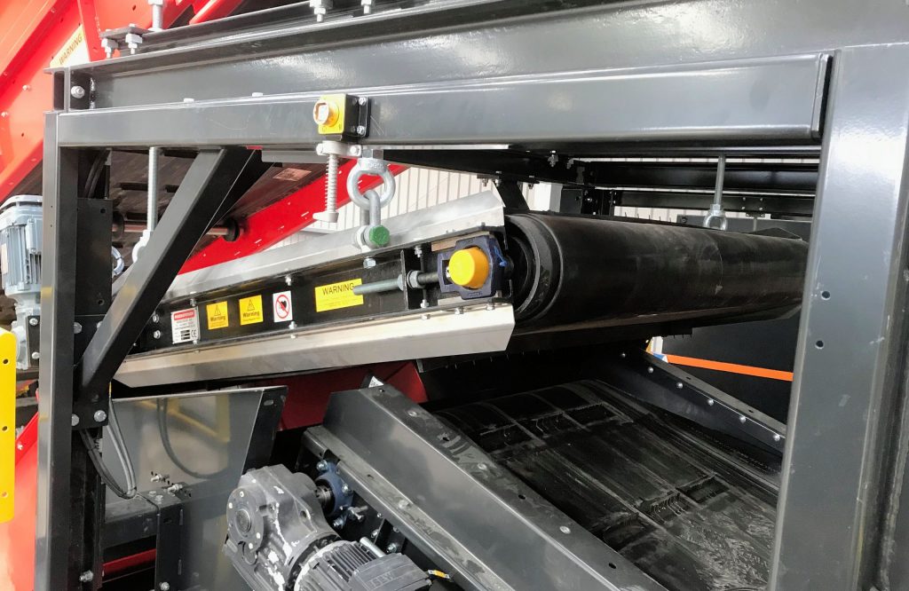 In-line overband for recovery of steel from shredded mattresses - aids reduction CO2 emissions